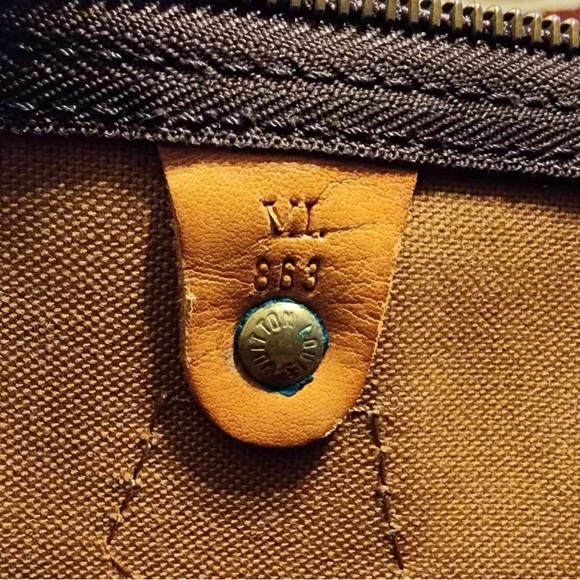 Authentic Louis Vuitton Speedy 35 - Picture 13 of 16